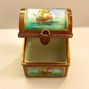 RARE Limoges Hinged Porcelain Treasure Chest, Hand Painted in Limoges France